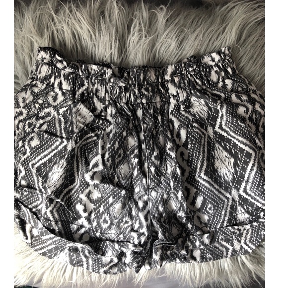 American Eagle Outfitters Pants - American Eagle B/W Tribal Soft Shorts